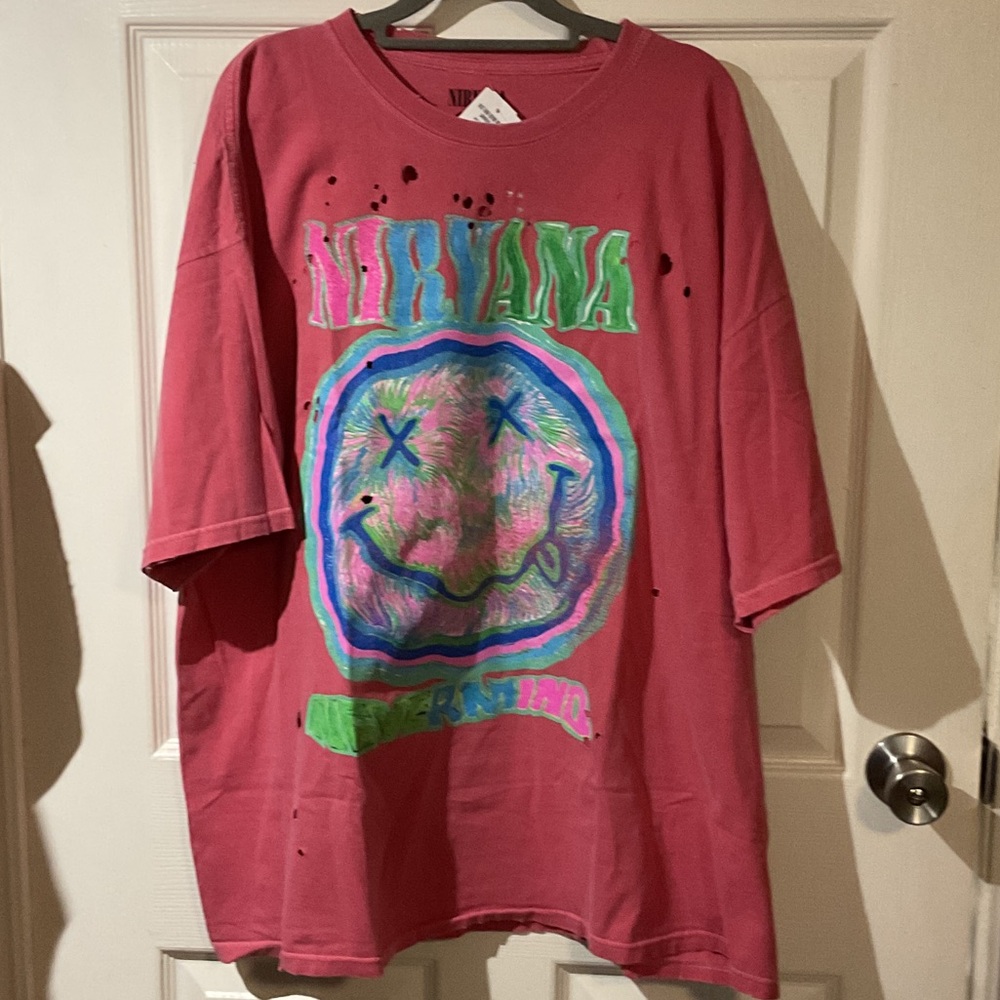 NWT NIRVANA Neon Smiley Graphic Distressed Tee in Raspberry